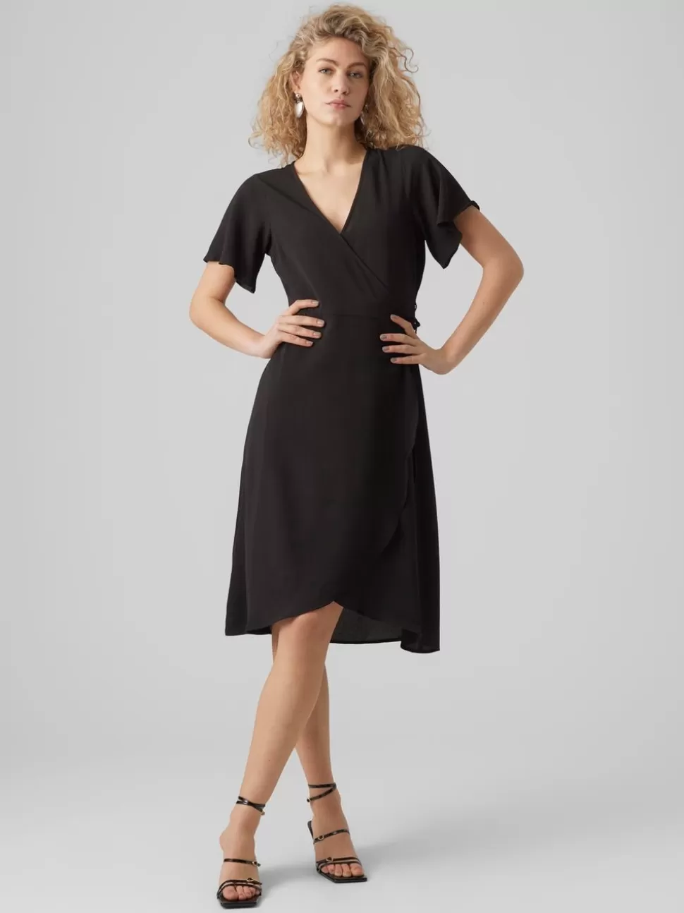 Klänningar^VERO MODA VMSAKI Lång Klänning Black