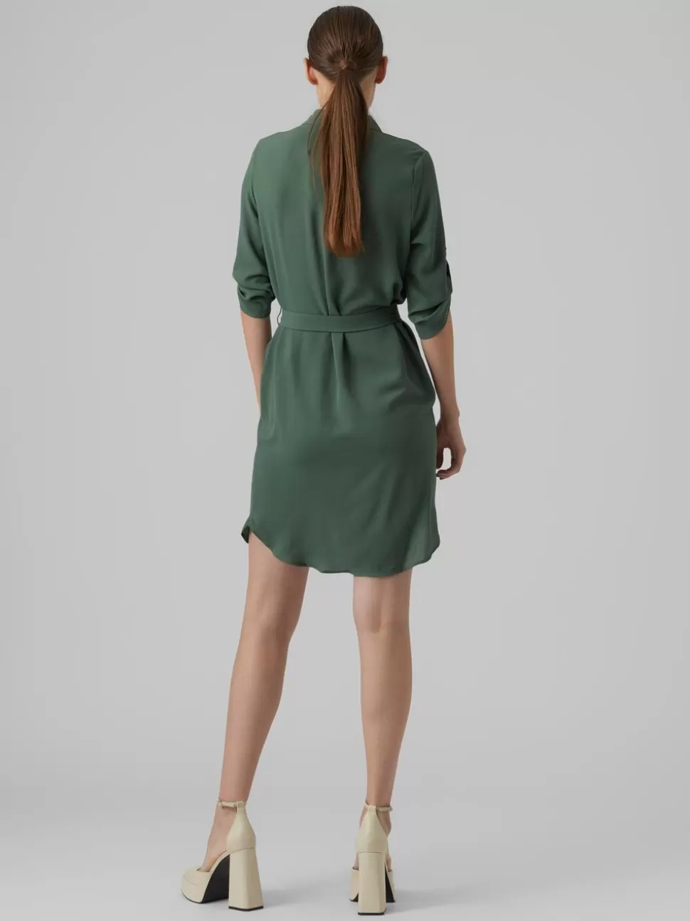 Klänningar^VERO MODA VMSASHA Kort Klänning Cilantro