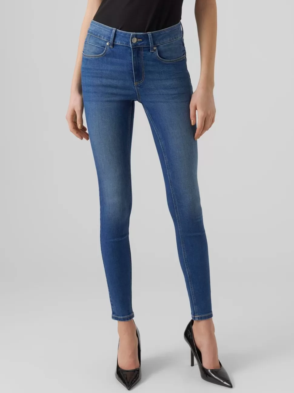 Jeans^VERO MODA VMSELA Medelhög Midja Slim Fit Jeans Medium Blue Denim