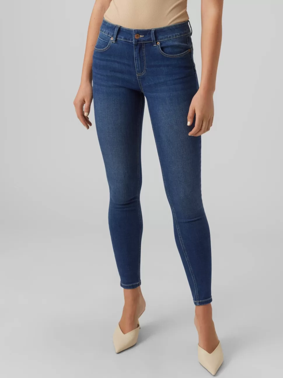 Jeans^VERO MODA VMSELA Medelhög Midja Slim Fit Jeans Medium Blue Denim