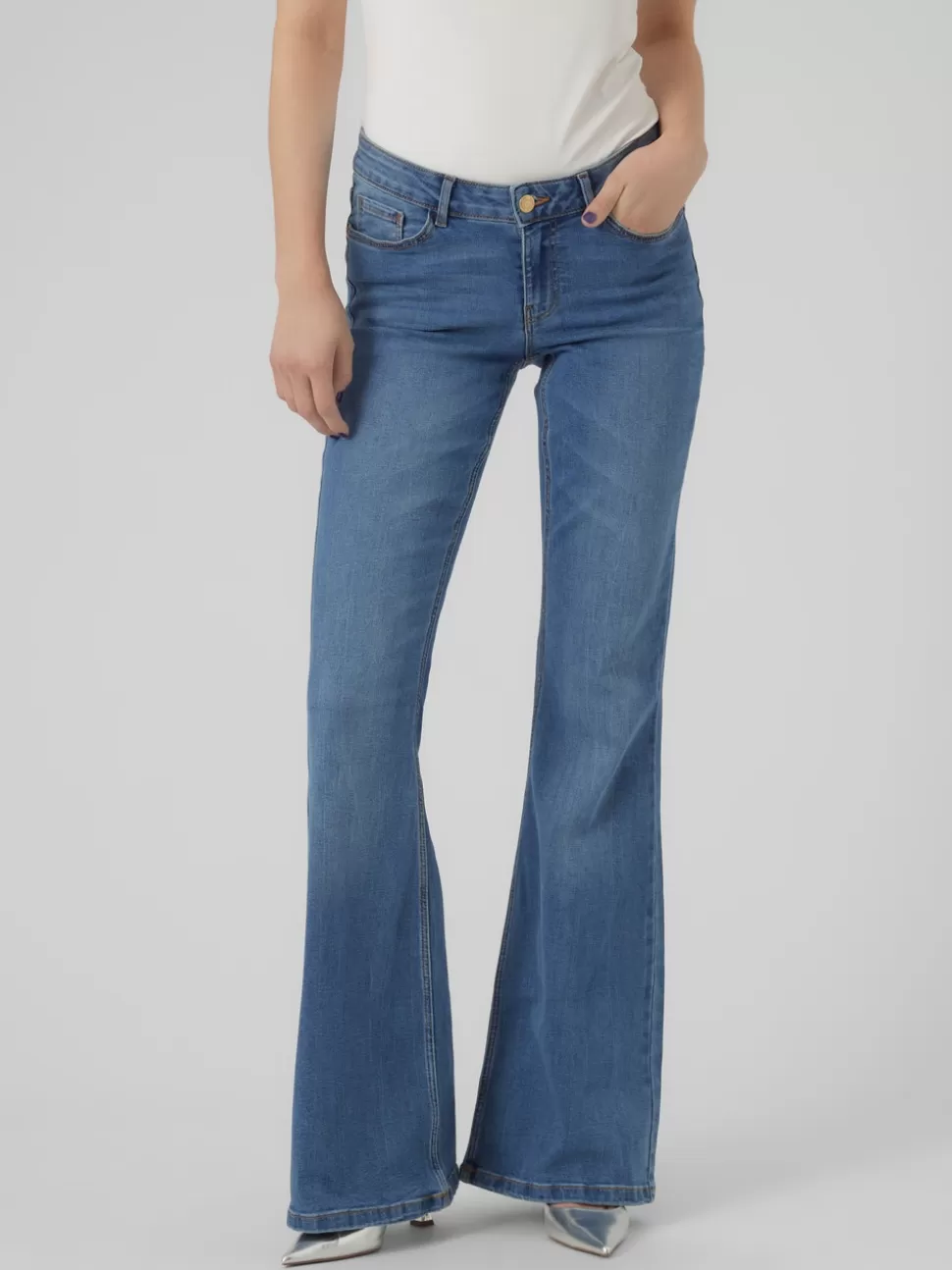 Jeans^VERO MODA VMSIGI Låg Midja Utsvängd Passform Jeans Medium Blue Denim