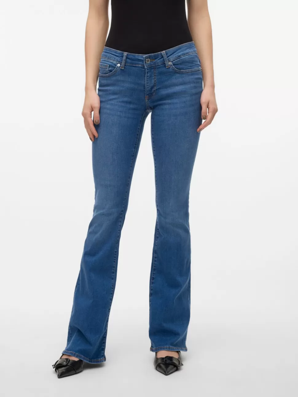 Jeans | Basics^VERO MODA VMSIGI Låg Midja Utsvängd Passform Jeans Medium Blue Denim