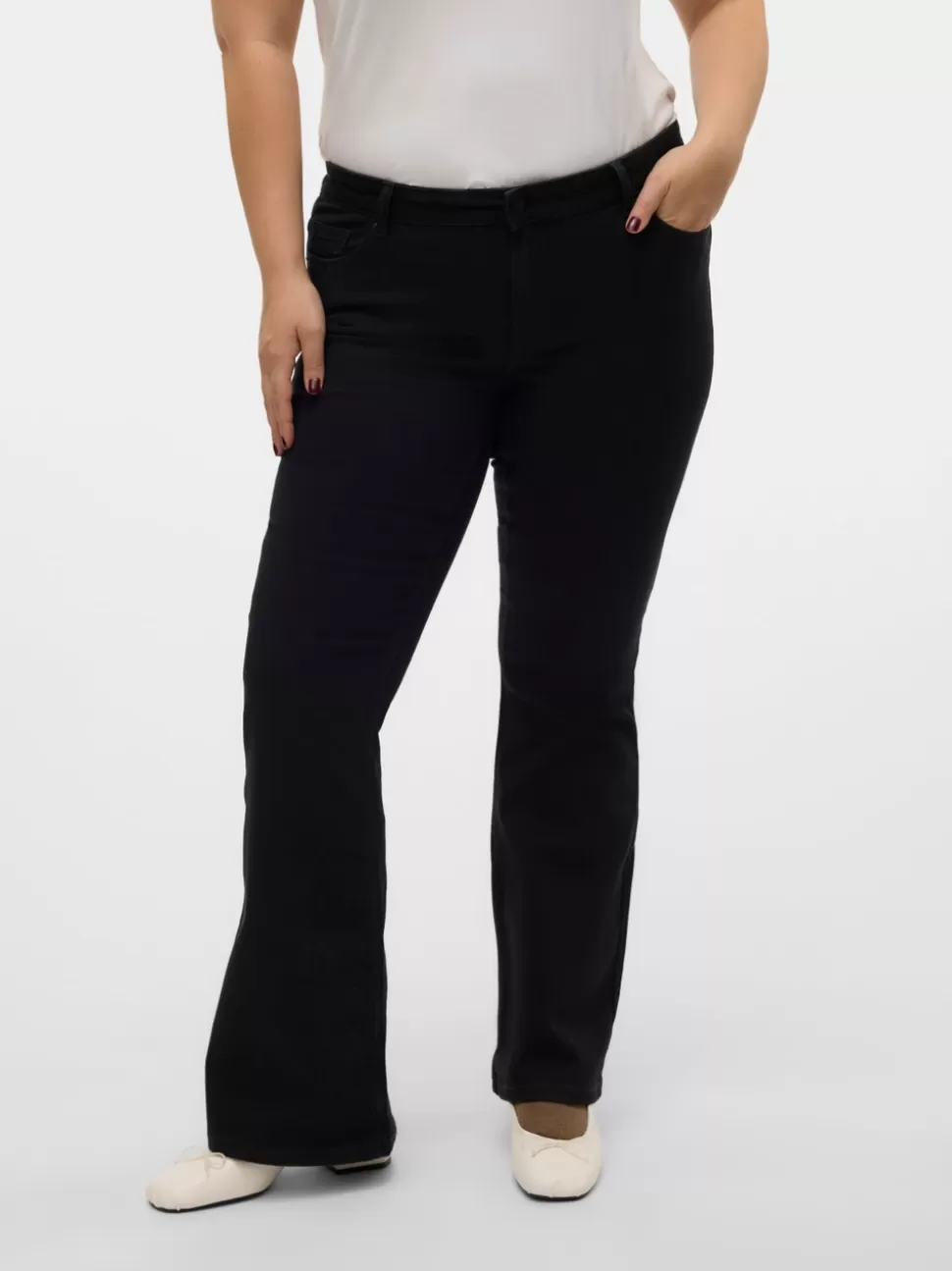Jeans^VERO MODA VMSIGI Låg Midja Utsvängd Passform Jeans Black Denim