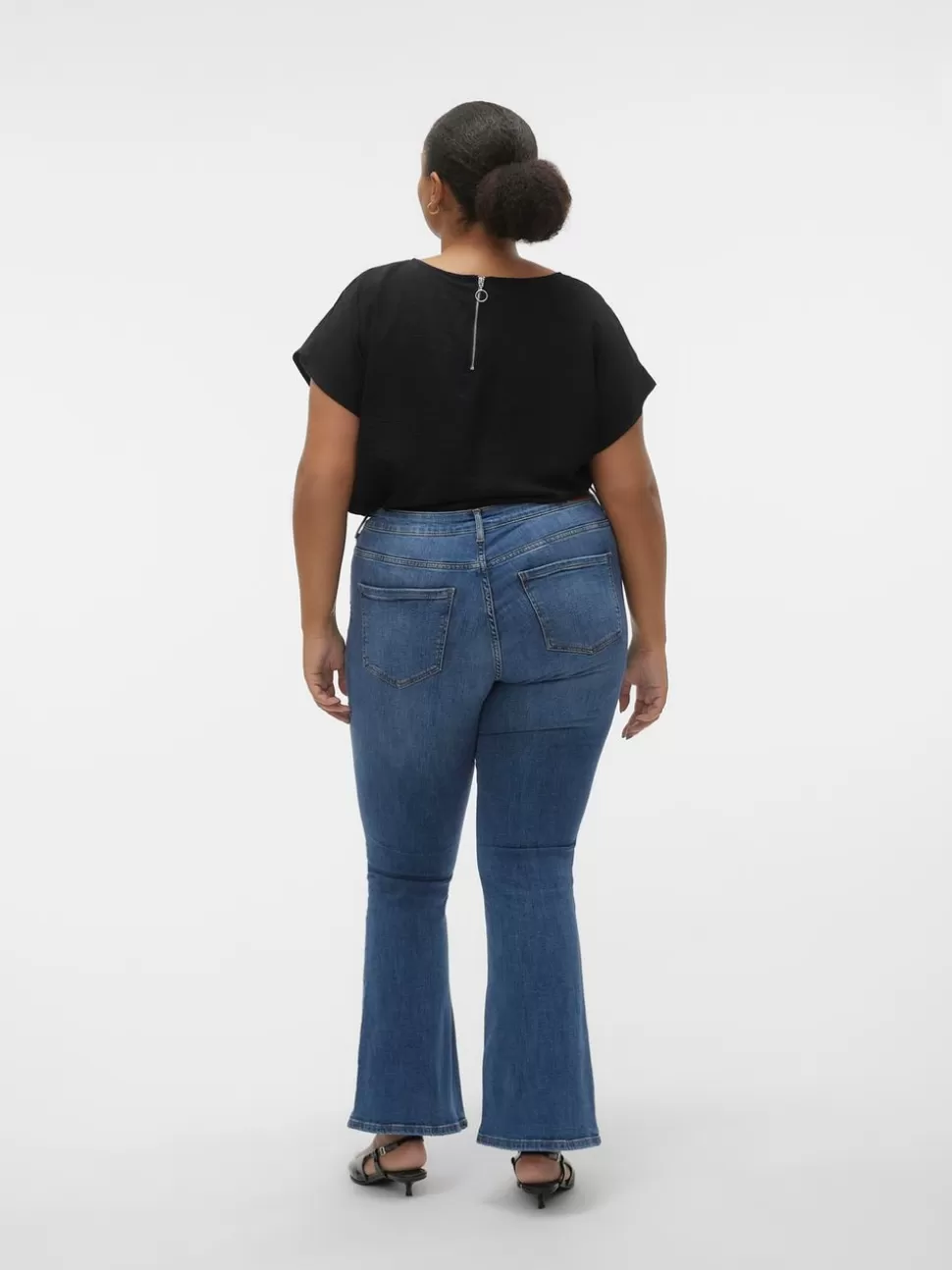 Jeans^VERO MODA VMSIGI Låg Midja Utsvängd Passform Jeans Medium Blue Denim