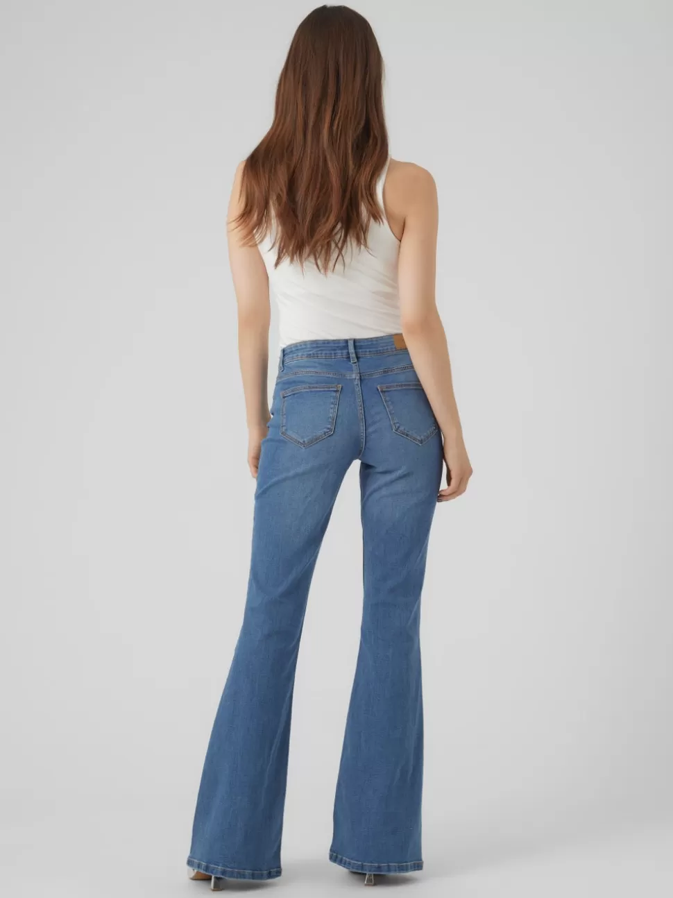 Jeans^VERO MODA VMSIGI Låg Midja Utsvängd Passform Jeans Medium Blue Denim