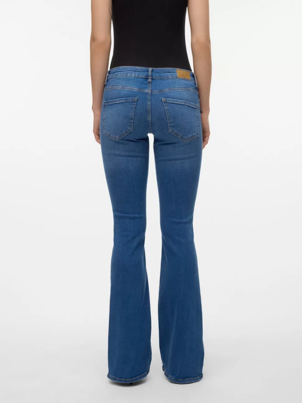 Jeans | Basics^VERO MODA VMSIGI Låg Midja Utsvängd Passform Jeans Medium Blue Denim