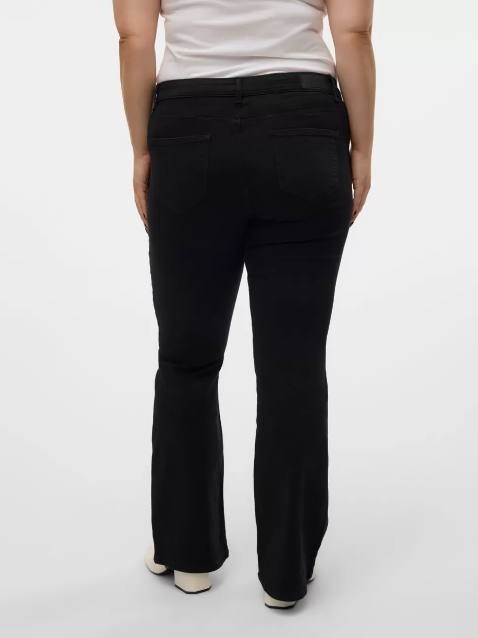 Jeans^VERO MODA VMSIGI Låg Midja Utsvängd Passform Jeans Black Denim