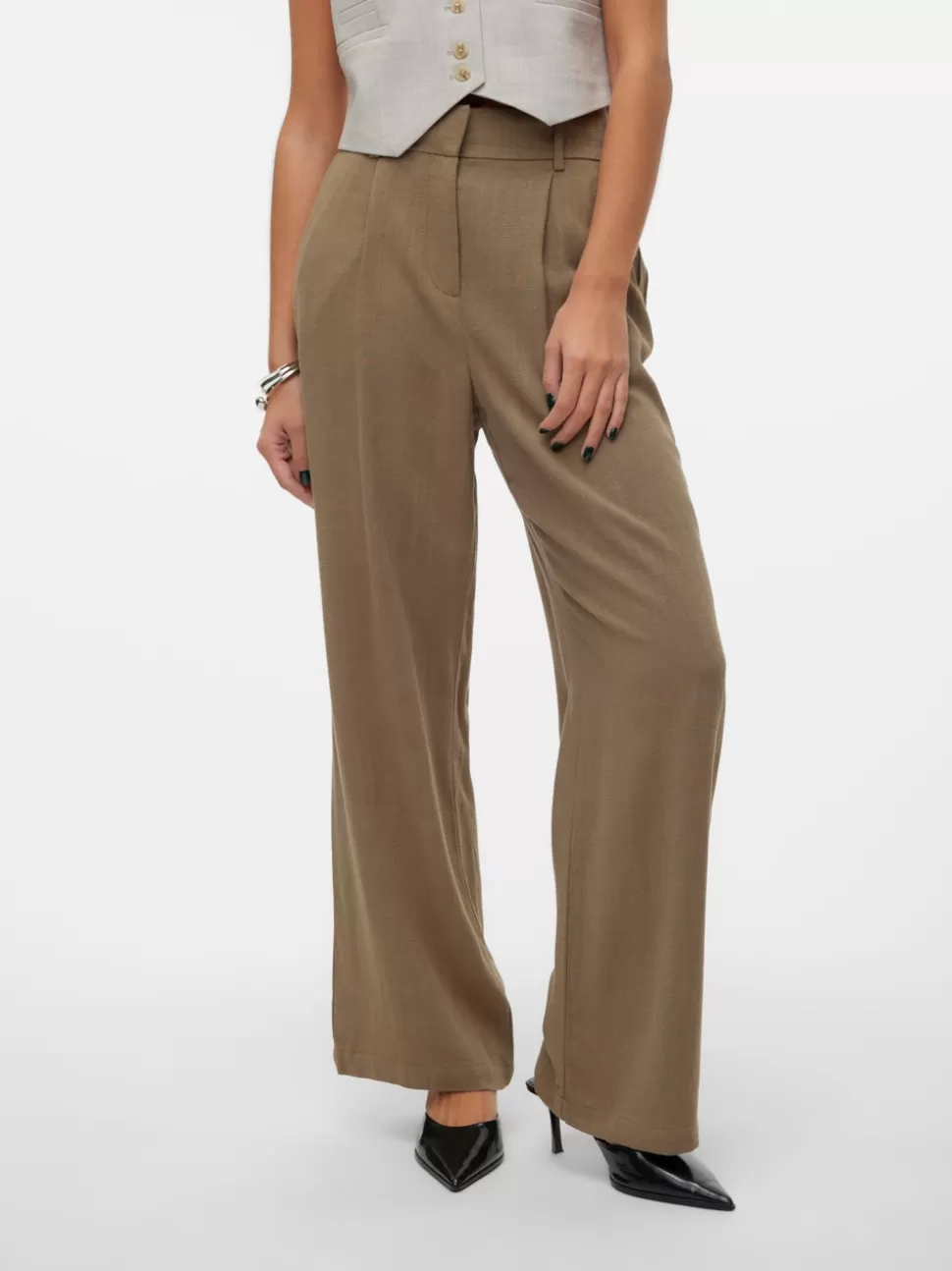 Byxor^VERO MODA VMTIRAVER Medelhög Midja Byxor Capers